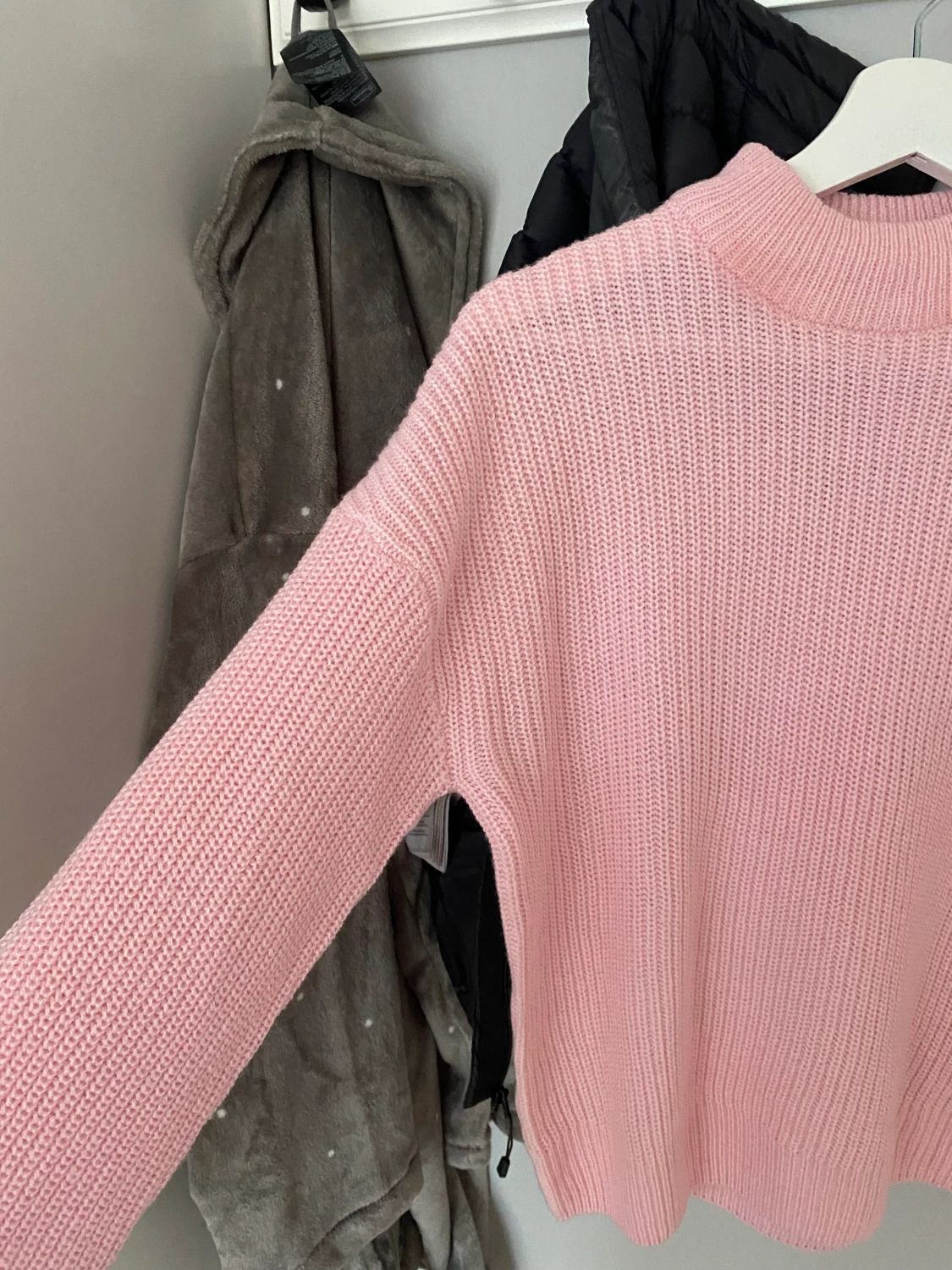 Rosa stickad tröja  - 90