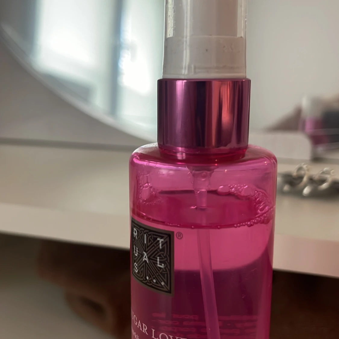 Jätte najs body mist från rituals  - 91