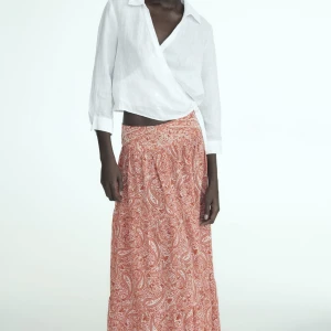 Långkjol zara - Jättefin långkjol från zara storlek m men passar mig som alltid har S