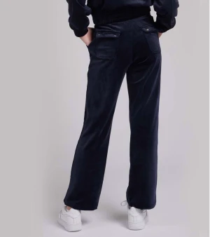 Juciy couture  - En barnmodell från juciy couture som inte passar längre! Pris kan diskuteras vid snabbaffär ’