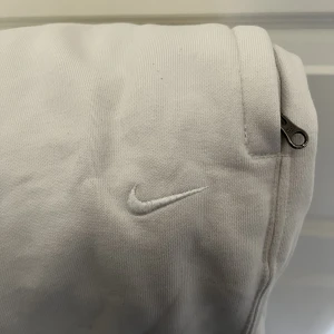 Nike sweatpants  - Nike sweatpants i storlek M  Lite kort i benen Bra skick