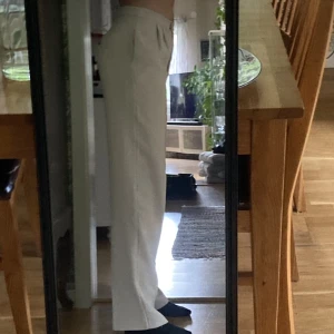 Kostymbyxor - Syppersnygga kostymbyxor från Na-kd som tyvärr har blivit försmå för mig. Dem är perfekta nu inför hösten. 