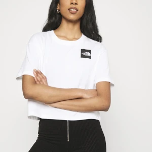 North face Cropped Tshirt - Croppad tshirt från The North Face💓  