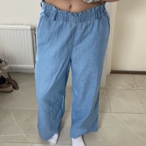 vida byxor  - vida byxor från h&m. pris går att diskutera 