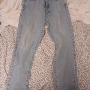 Högmidjade jeans från Gina tricot