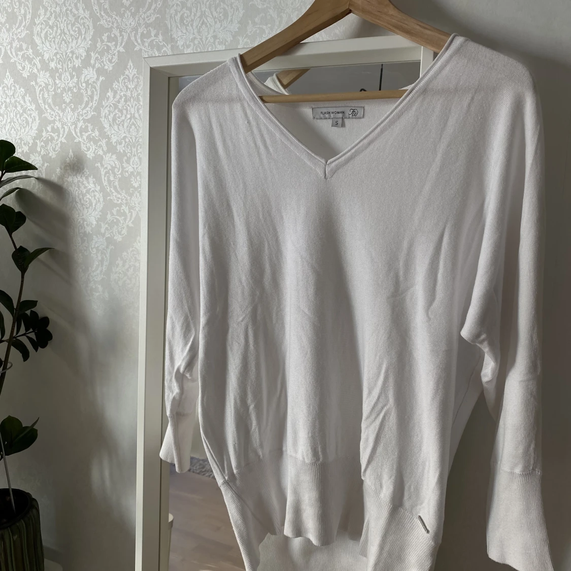 Vit v ringad tröja - 91