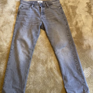 Jack and Jones jeans - Ny skick använd i 2 veckor
