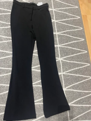 Kostym byxor  - Ett par jätte fina kostym byxor som är från vermoda,har aldrig använt de efter som dem e för små