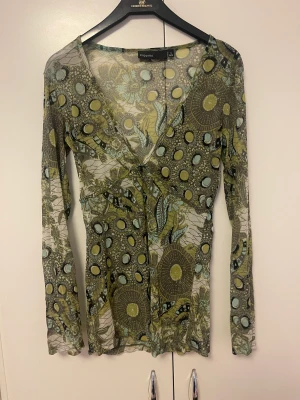 Mesh Topp - Mesh topp med utsvängda armar!