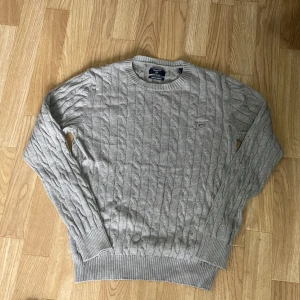 Stickad - Stickad gant storlek s skick 10/10