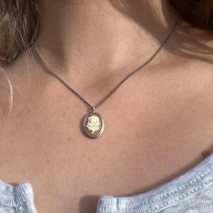 Brandy melville halsband  - Aldrig änvänd 