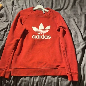 Adidas  - Helt ny