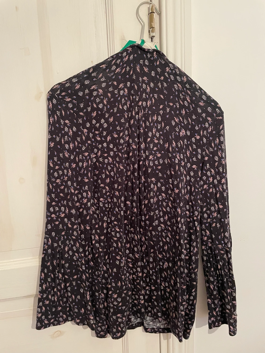 Fin topp med fint mönster - 90