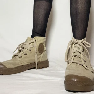 Vandringskängor - Fint skick.  Skicka DM vid frågor. ☆．。･