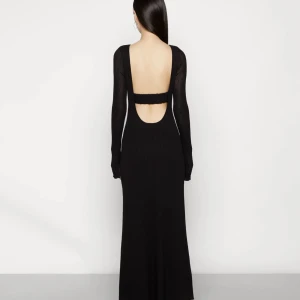 Backless Ribbed dress  - Ny ribbad svart maxi klänning från na kd. Aldrig använd 
