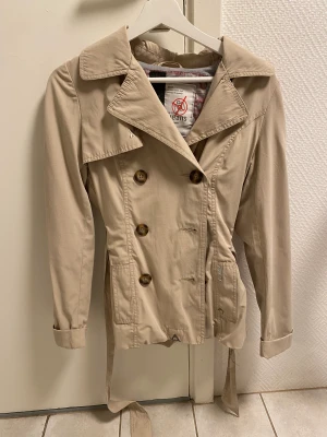 Vår jacka - Oanvänd 