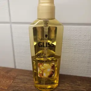 Hårolja från Schwarzkopf med 1/2 flaskan kvar💗 säljs då jag använder en annan hårolja