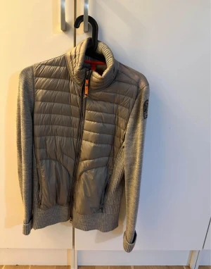 Parajumper - Strl: S kan passa M också Äkta såklart   