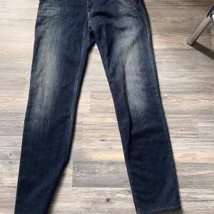 Armani jeans som används 1-2 gånger. Storlek: 30 eu  