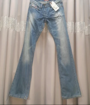 Low Waist bootcut jeans  - Aldrig använda, köpt på Vinted 
