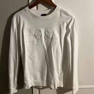 Hugo boss sweatshirt - Bra skick knappt användt