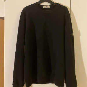 Stone Island - Stone Island sweatshirt i toppen skick!