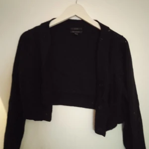 Cos  - 100% kashmir Crop bolero