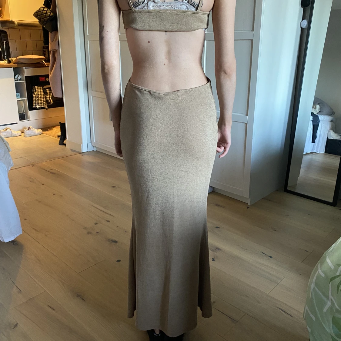 Ljus brun/beige lång klänning - 90