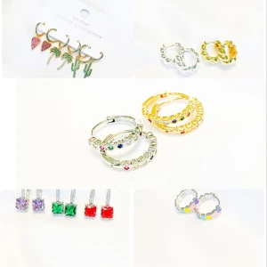 Örhängen  - Massa nyheter hos www.tinsel.se 🤩 Även 30% rabatt på en hel del grejer 🫶🏼