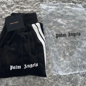 Palm angels velvet - Palm angels byxor velvet i m svarta nya