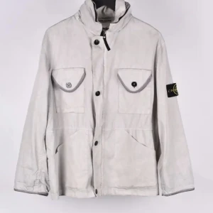 Stone Island Vintage Sommarjacka - En skön och väldigt bra jacka perfekt nu till sommaren. Hör av dig om du vill ha mer bilder. Mvh