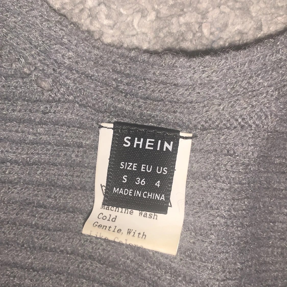 Stickad två delad top - 90