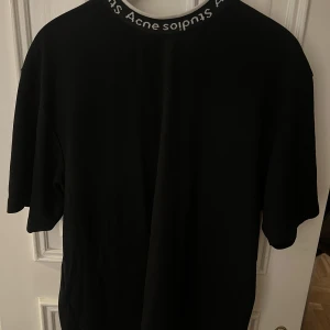 Acne t-shirt,  - Acne t-shirt, storlek medium 