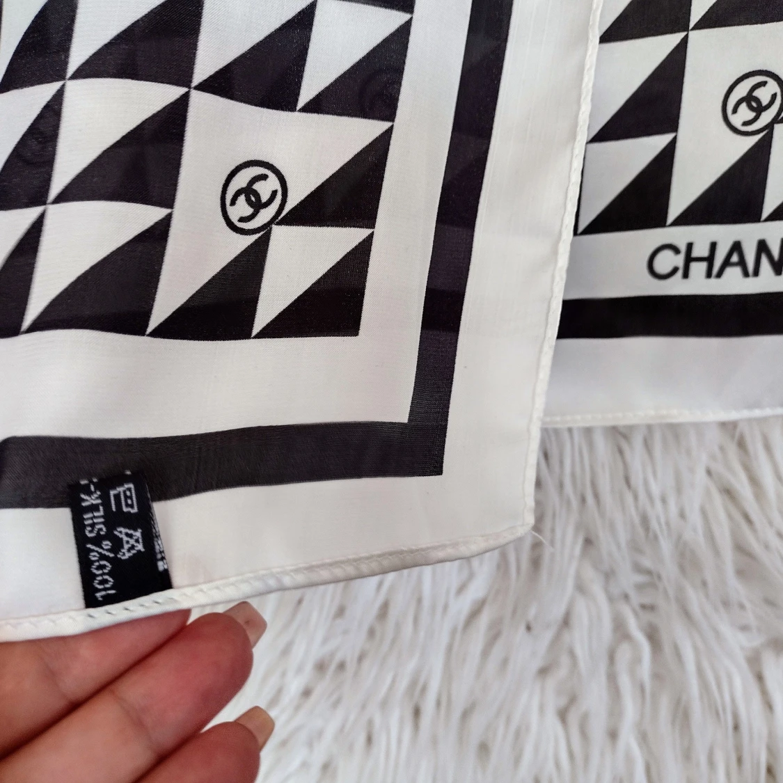 Chanel scarf 70x70 , silk-seta-soie  - 91