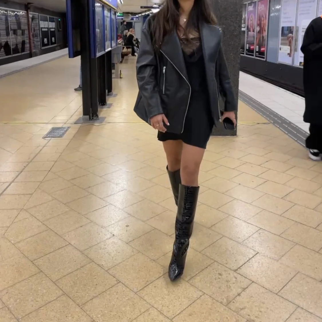 svarta stövletter - 90