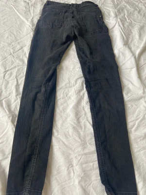 Jeans  - En par jeans är 170 har använt 1 gång