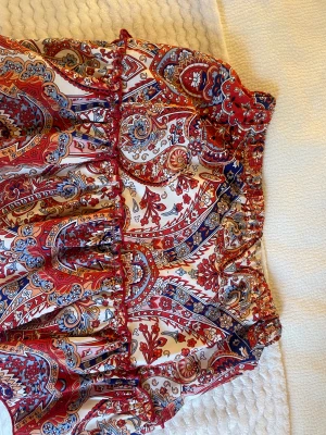 Mönstrad kjol  - Aldrig använd, teyck inte på köp nu 