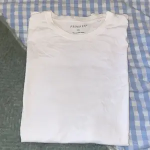 Helt ny vit t-shirt i storlek 2xl från Primark