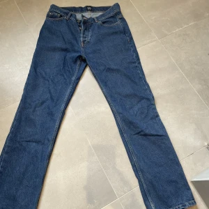 Elis Montén Jeans - Säljer dessa jeans från Montén. Endast använda 2 gånger. Riktigt schysst passform o färg!