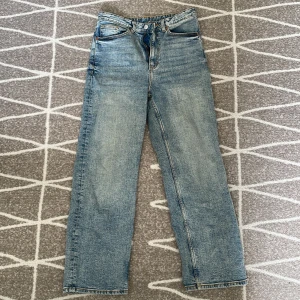 Jeans från Monki - Jeans i bra skick, använda några gånger men passar inte längre.