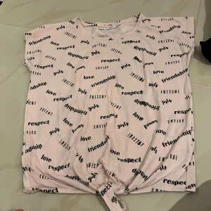 T-shirt - Tuff tröja. Skön material väldigt svalkande 