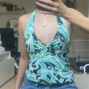 Sommar topp - Unik sommar topp i stl s från hm. Älskar men tyvärr i fel storlek💙köparen står för frakten