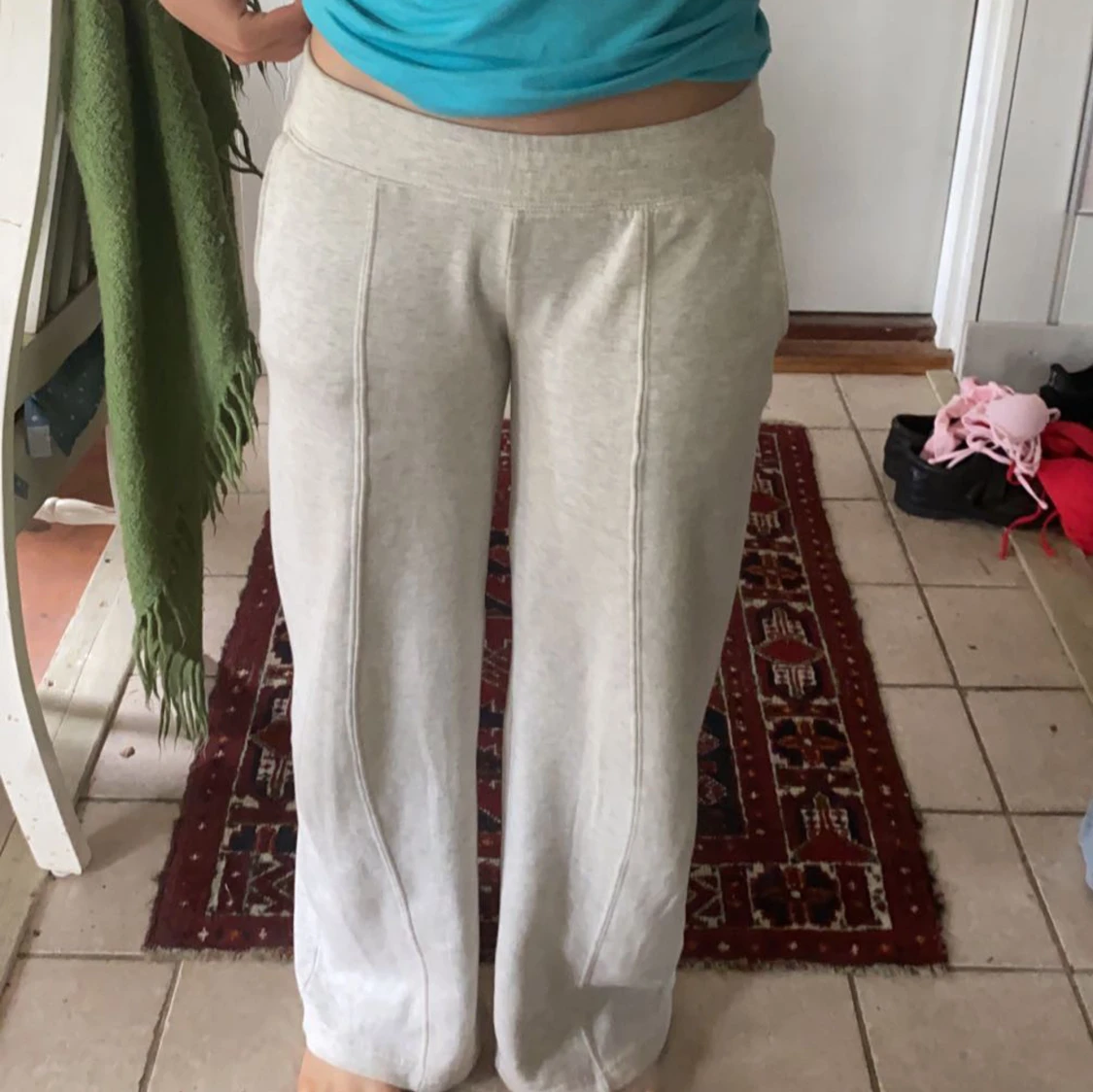 lågmidjade mjukisar