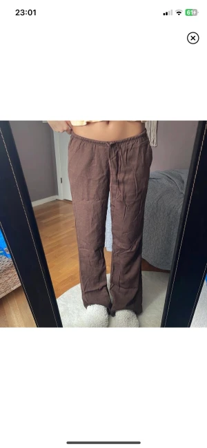 linnebyxor  - linnebyxor från h&m, nerlagda så passar nån som är 170cm ish 