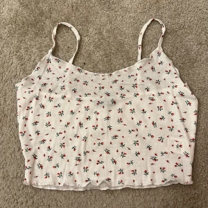 Tops - Snygg toppen som är aldrig använt 