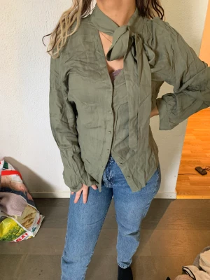 Blus - Jätte fin blus/skjorta nicole Mazzocato x na-kd I strl 38 men passar perfekt xs-m Verkligen fin elegant 💕