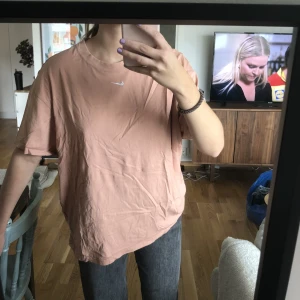 Nike tshirt - Nike tshirt använd fåtal gånger. Finns inga anmärkningar 💜