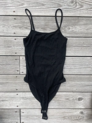 Snygg linnebody!  - Säljer min jättefina linnebody som inte kommer till användning längre! Den sitter väldigt skönt. 