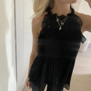 Topp - Såå sjukt fin topp från zara som jag aldrig använt❤️