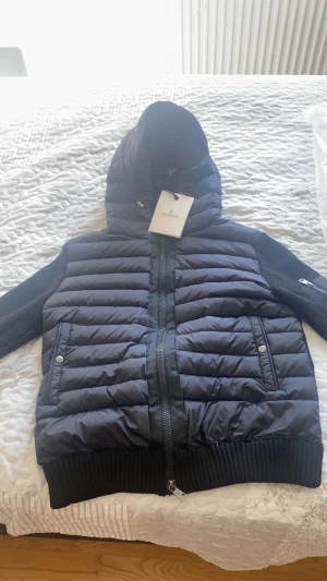 Monclear cardigan  - Helt ny skick, stl Xs passar S